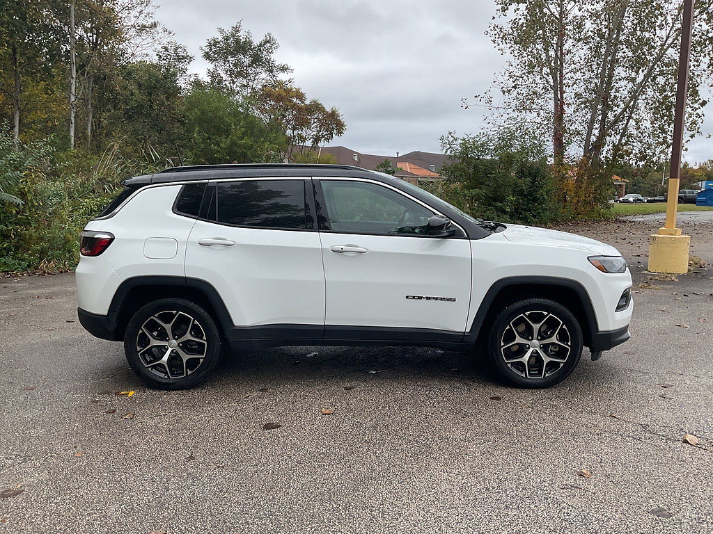 Used 2024 Jeep Compass Limited AWD/4WD image 4