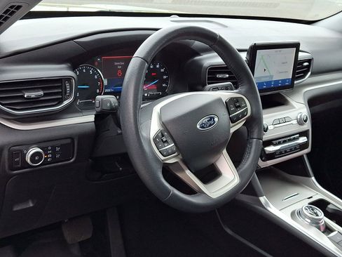 Certified 2023 Ford Explorer XLT w/ Equipment Group 202A AWD/4WD image 17