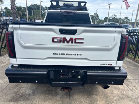 Used 2024 GMC Sierra 2500 AT4 w/ AT4 Premium Plus Package AWD/4WD image 19