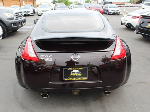 Used 2015 Nissan 370Z Coupe RWD image 6