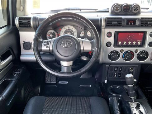Used 2007 Toyota FJ Cruiser 4WD image 6