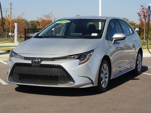 Used 2022 Toyota Corolla LE image 21