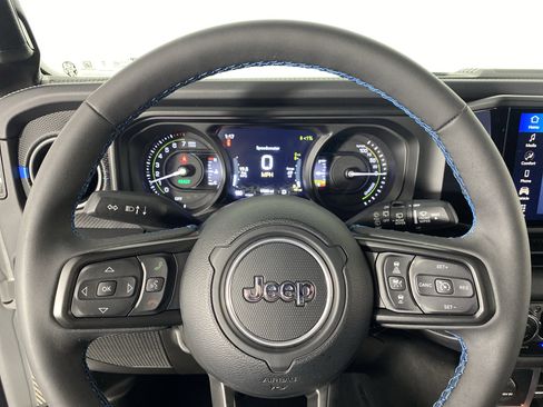 Used 2025 Jeep Wrangler Unlimited Rubicon 4xe w/ Convenience Group image 20