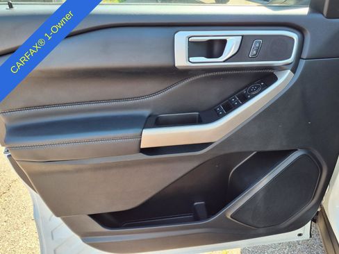 Used 2023 Ford Explorer XLT w/ Equipment Group 202A AWD/4WD image 15