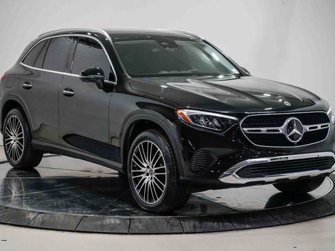 Used 2024 Mercedes-Benz GLC 300 4MATIC image 5