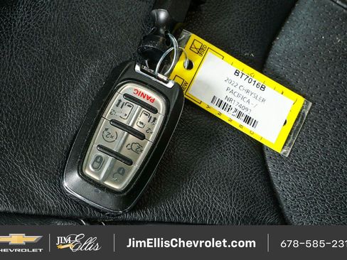 Used 2022 Chrysler Pacifica Touring-L w/ S Appearance Package FWD image 38