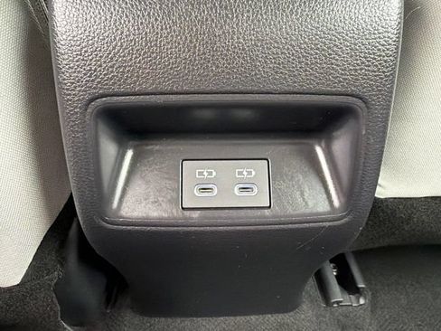 Used 2025 Toyota Corolla LE FWD image 18