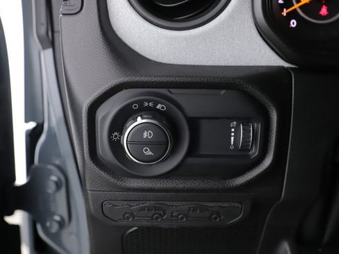 Used 2024 Jeep Gladiator Sport AWD/4WD image 19