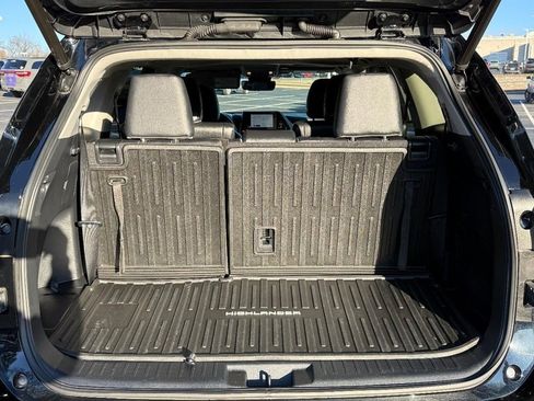 Certified 2023 Toyota Highlander XLE image 4