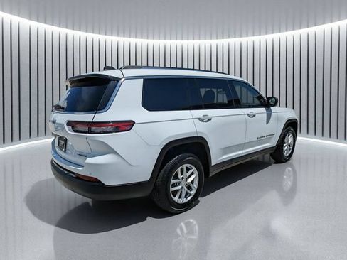 Used 2023 Jeep Grand Cherokee L Laredo RWD image 4