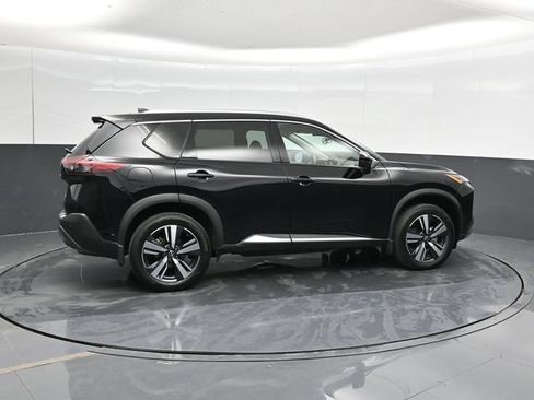 Used 2023 Nissan Rogue SL w/ SL Premium Package FWD image 4