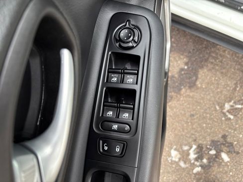 Certified 2023 Jeep Renegade Latitude image 18