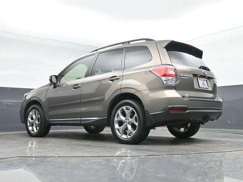 Used 2018 Subaru Forester 2.5i Touring AWD/4WD image 39