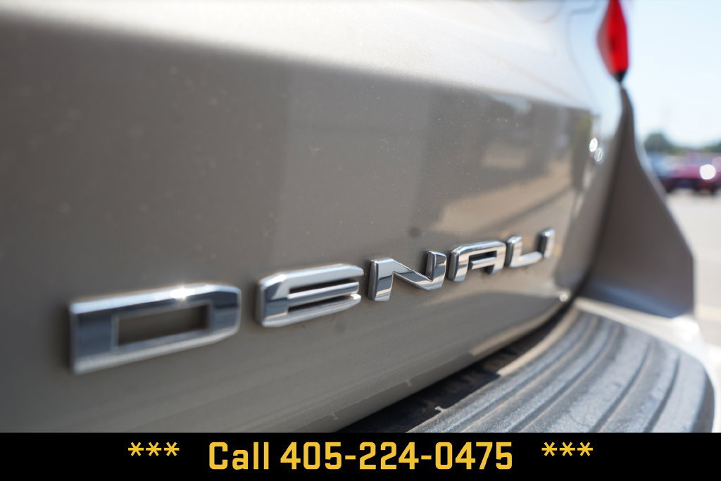 Used 2021 GMC Yukon Denali w/ Denali Premium Package AWD/4WD image 7