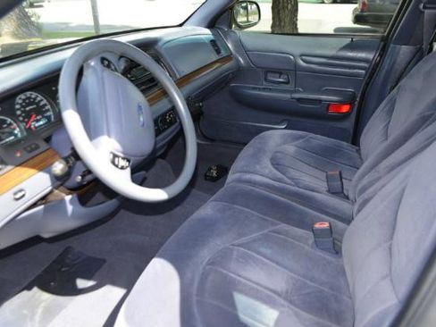 Used 2004 Ford Crown Victoria Police Interceptor image 5