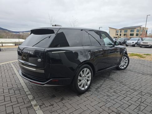 Used 2023 Land Rover Range Rover SE image 5