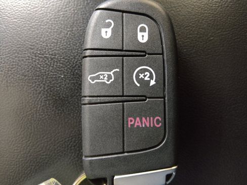 Used 2017 Jeep Grand Cherokee Limited AWD/4WD image 32