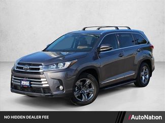 Used 2017 Toyota Highlander Limited Platinum AWD/4WD video 1