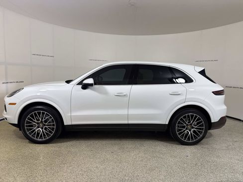 Used 2021 Porsche Cayenne AWD/4WD image 2