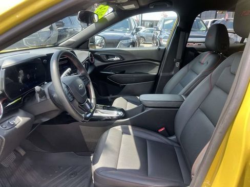 Used 2024 Chevrolet Trax RS w/ Driver Confidence Package FWD image 16