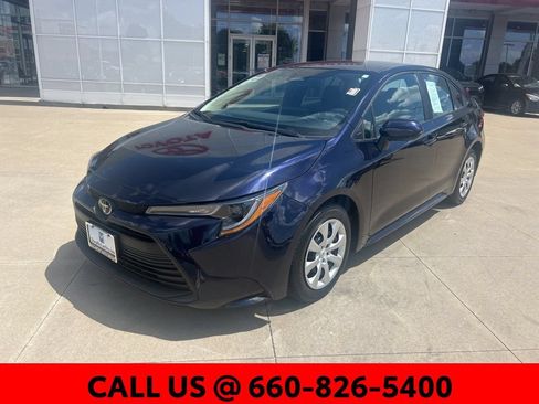 Used 2025 Toyota Corolla LE FWD image 2