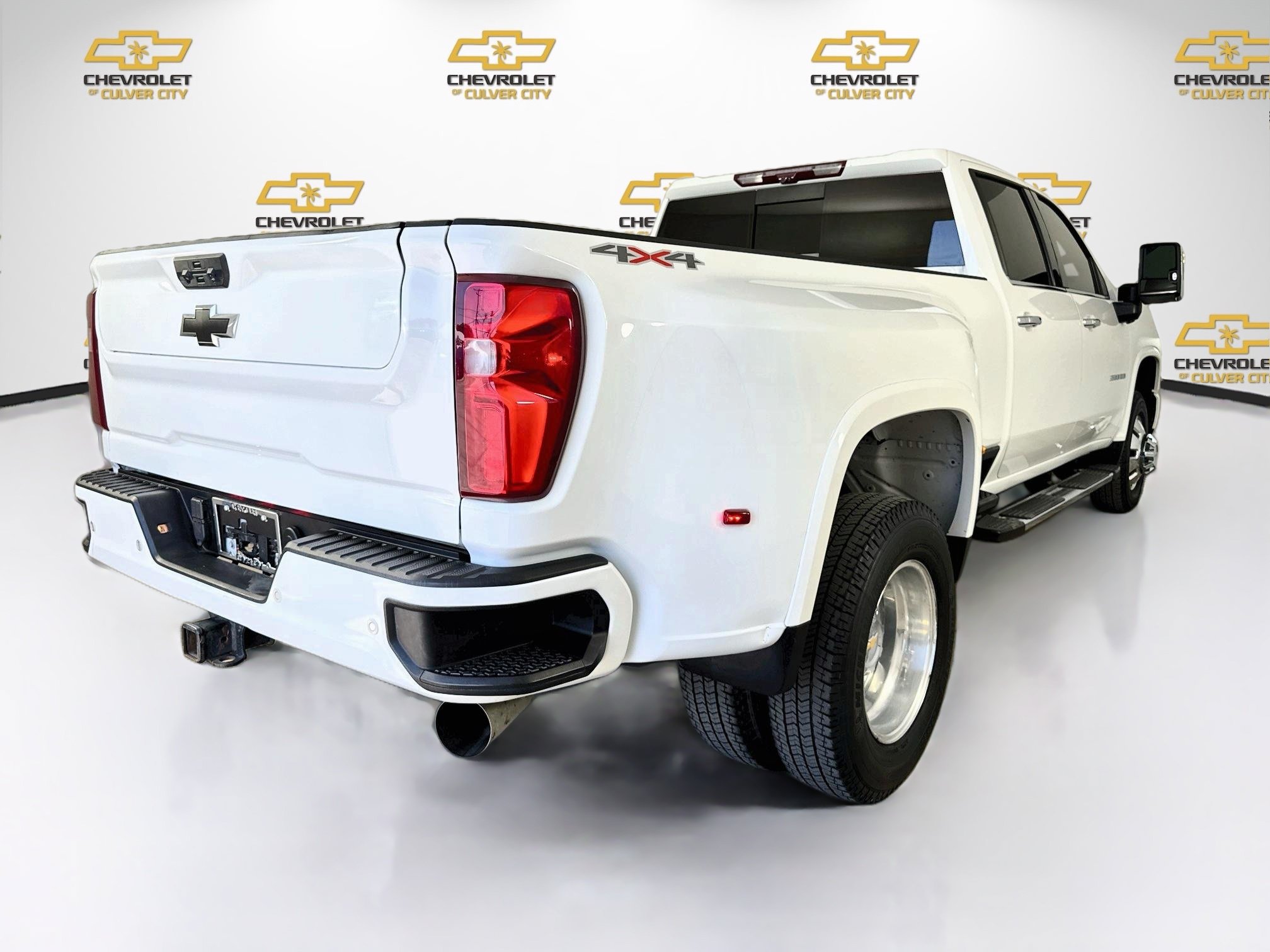 Used 2024 Chevrolet Silverado 3500 LTZ w/ LTZ Plus Package AWD/4WD image 8