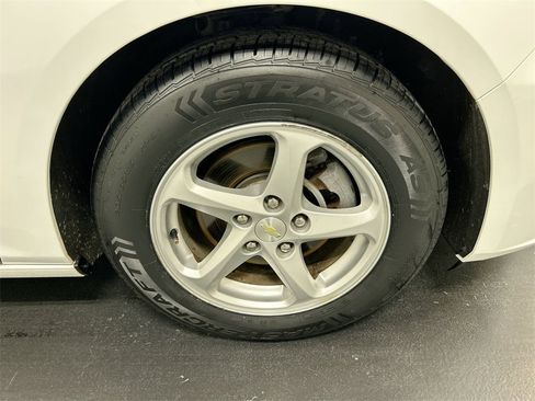 Used 2018 Chevrolet Malibu LS image 8