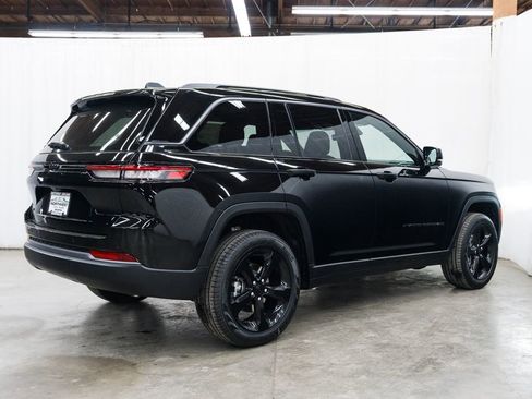 New 2026 Jeep Grand Cherokee Limited image 6