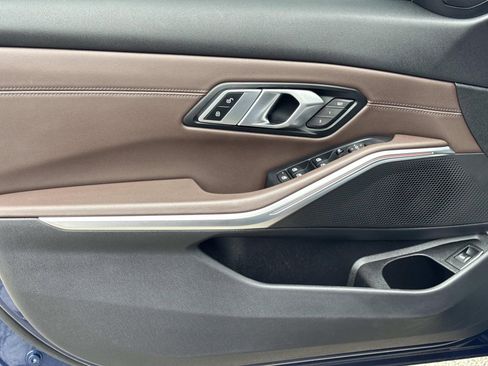 Used 2022 BMW 330i xDrive Sedan w/ Premium Package image 17