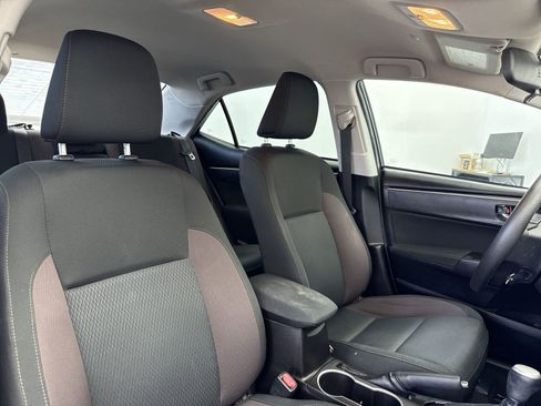 Used 2019 Toyota Corolla LE image 29