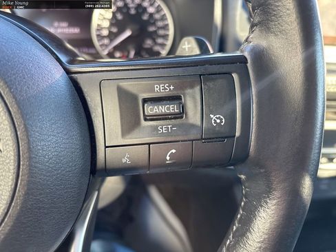 Used 2022 Nissan Rogue S image 18