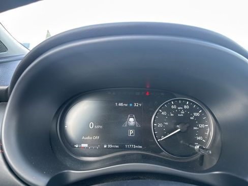 Used 2023 Nissan Kicks SR w/ SR Premium Package image 23