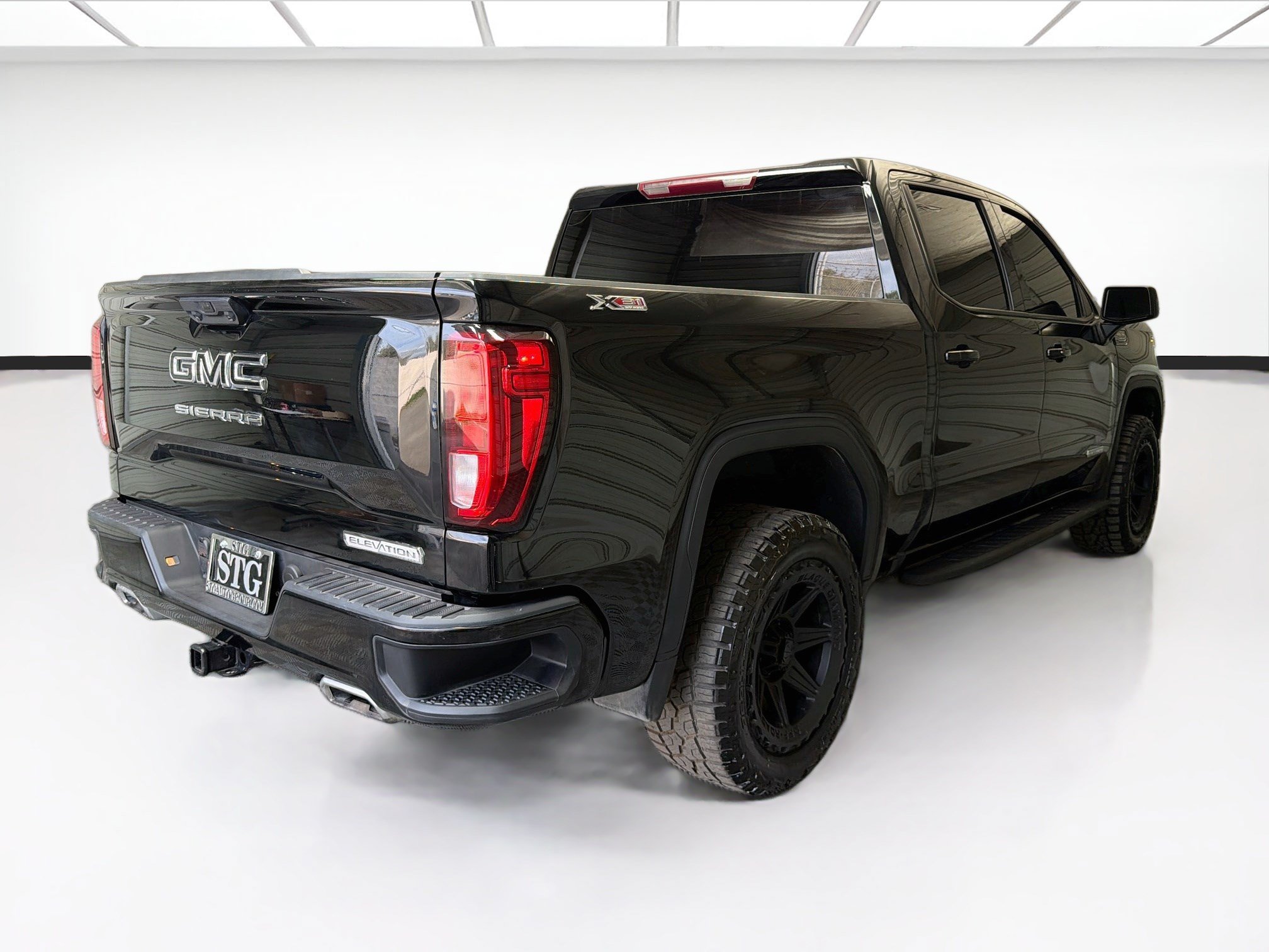 Used 2024 GMC Sierra 1500 Elevation w/ X31 Off-Road Package AWD/4WD image 4