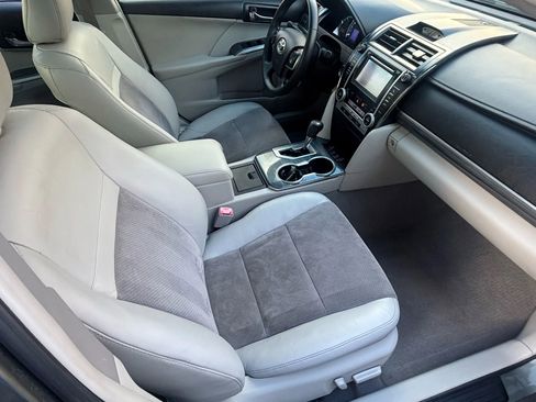 Used 2012 Toyota Camry XLE w/ Leather Pkg image 20
