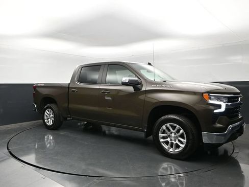 Used 2023 Chevrolet Silverado 1500 LT AWD/4WD image 1
