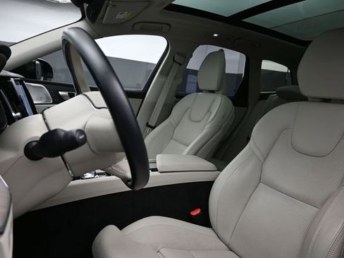 Used 2023 Volvo XC60 B5 Ultimate AWD/4WD image 10
