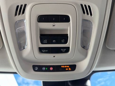 Certified 2023 Buick Envision Avenir FWD image 39