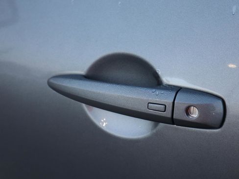 New 2025 Nissan Pathfinder SV w/ SV Premium Package image 5