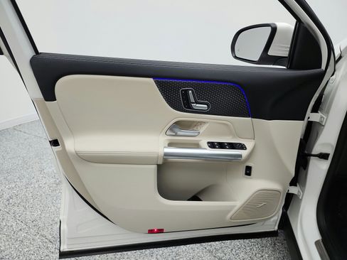 Certified 2025 Mercedes-Benz GLA 250 image 14