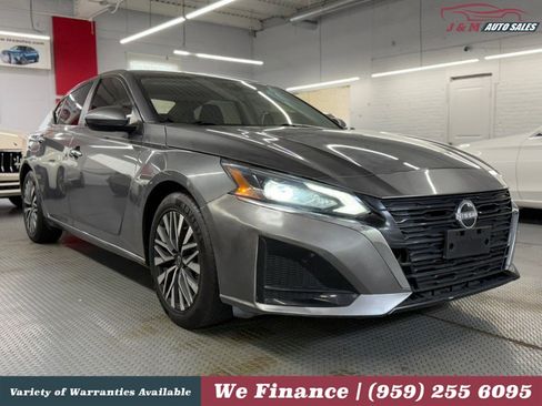 Used 2023 Nissan Altima 2.5 SV FWD image 4
