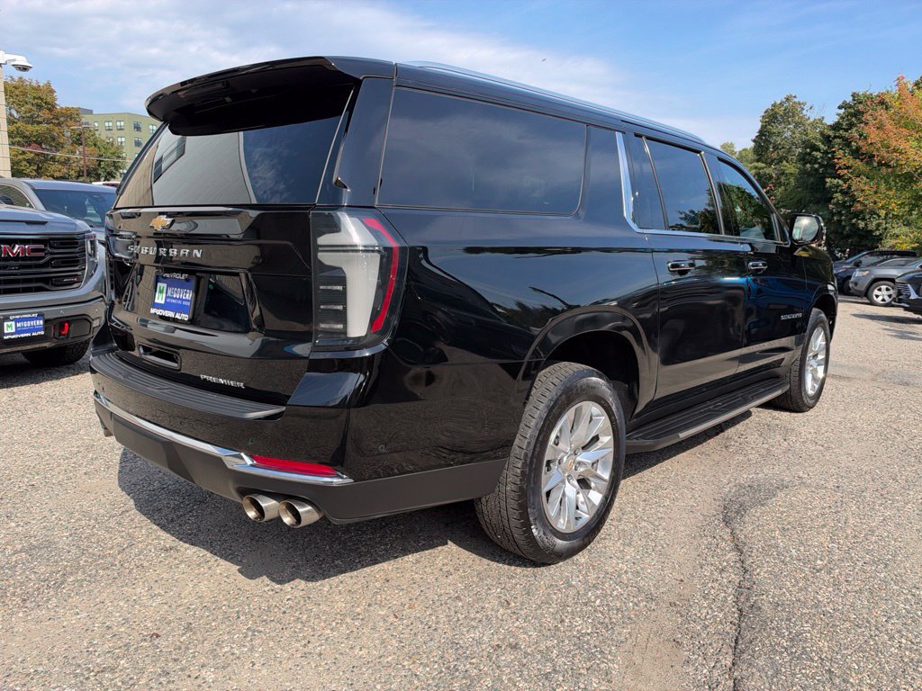 Used 2026 Chevrolet Suburban Premier AWD/4WD image 6