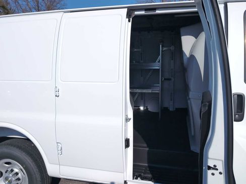 New 2026 Chevrolet Express 2500 w/ Driver Convenience Package RWD image 31