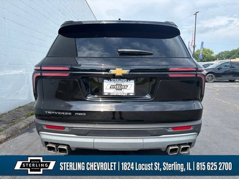 Used 2025 Chevrolet Traverse LT AWD/4WD image 4