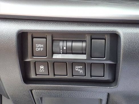 Used 2019 Subaru Crosstrek 2.0i Limited w/ Moonroof Package w/Navigation AWD/4WD image 17