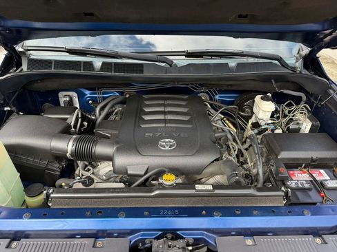 Used 2015 Toyota Tundra SR5 w/ TRD Off Road Package AWD/4WD image 20