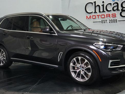 Used 2022 BMW X5 xDrive40i w/ Executive Package AWD/4WD image 2