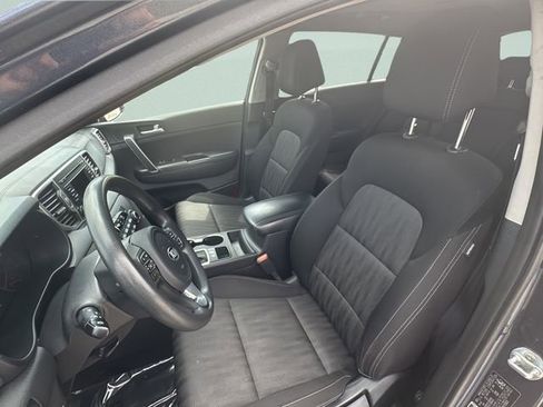 Used 2017 Kia Sportage LX image 11