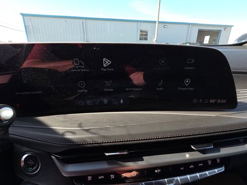 Used 2025 Cadillac XT4 Premium Luxury AWD/4WD image 10