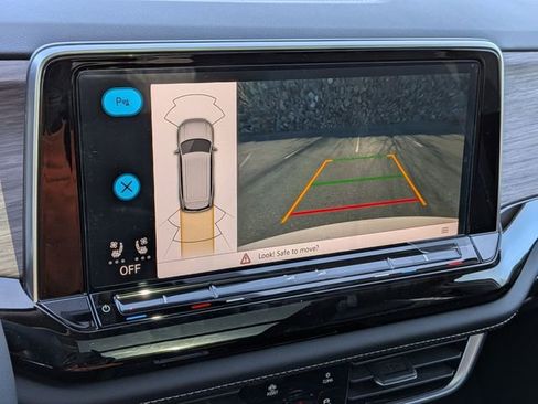 New 2026 Volkswagen Atlas SEL image 18