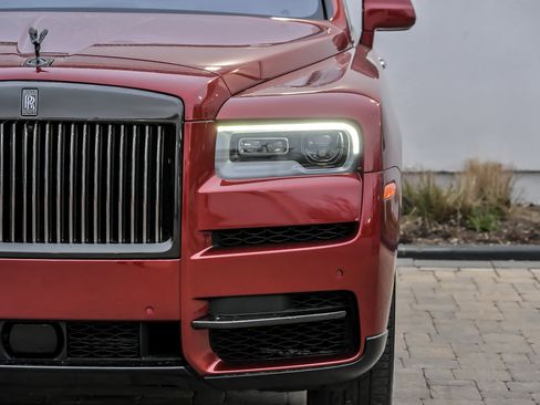 Used 2021 Rolls-Royce Cullinan Black Badge AWD/4WD image 5